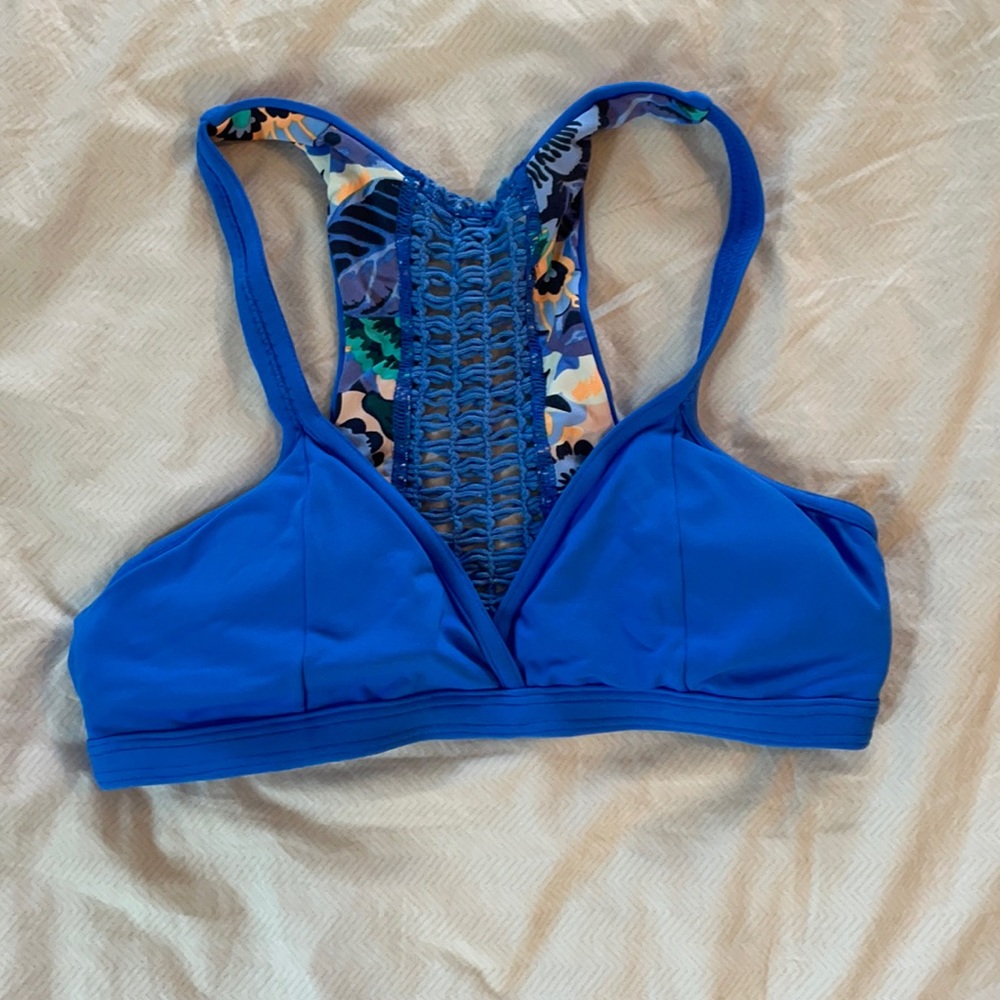 Maaji reversible bikini top size medium